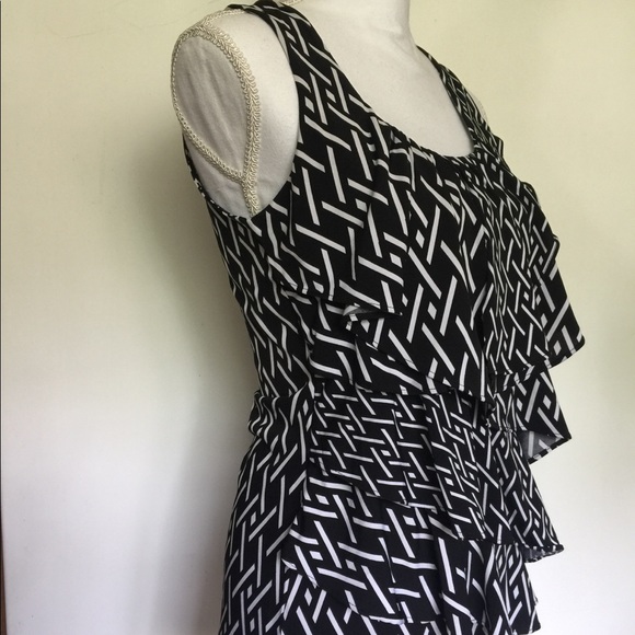 WHBM Sleeveless Angle Tiers Tunic Scoop Neck Small - Picture 2 of 6